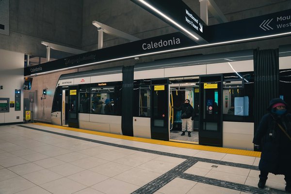 Welke seizoensgebonden aanbiedingen zijn er voor toeristen die Nederland willen bezoeken?